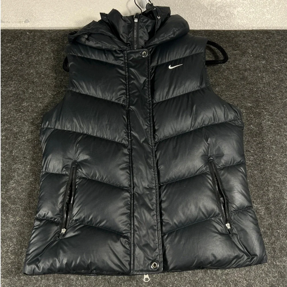Nike Puffer Vest Womens Medium Black Down Fill Quilted Athletic Hoodie Gorpcore
